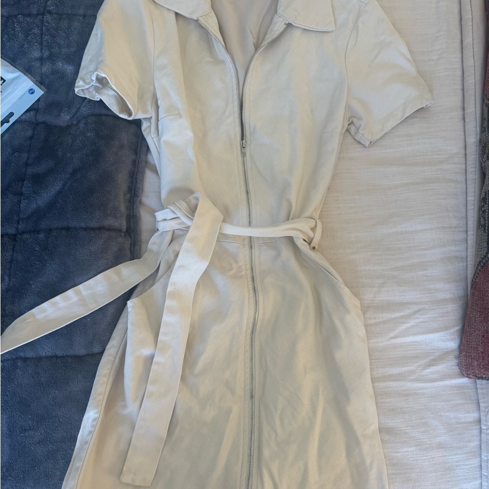 Elegant Cream Zip-Up Dress